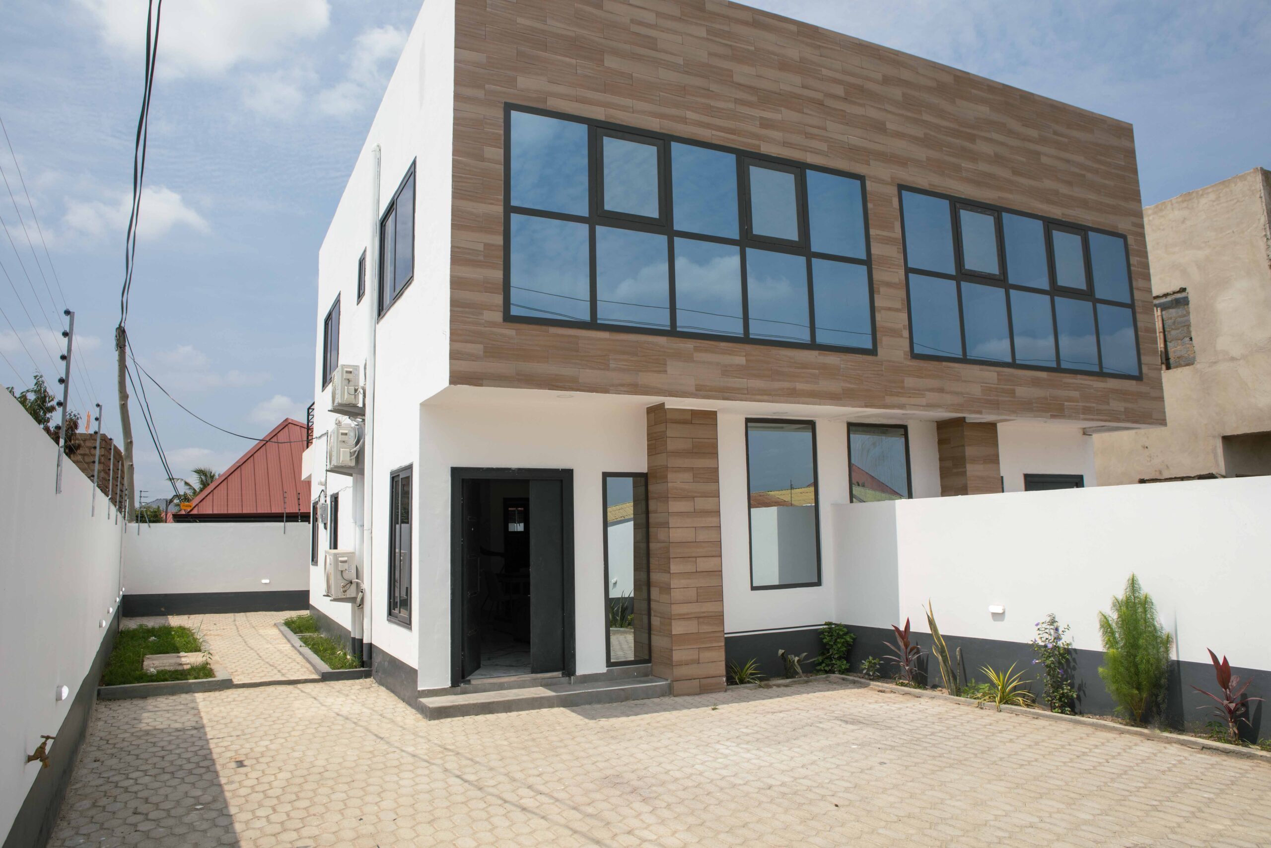 Lamin's Court